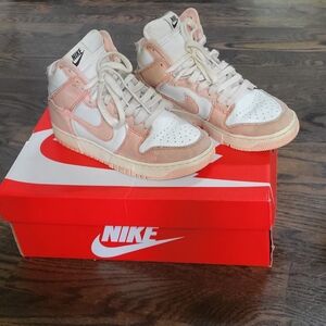 Nike High-Top Sneakers in Peach and White